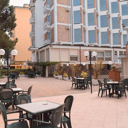 Hotel Zeus Τσέρβια Εξωτερικό φωτογραφία